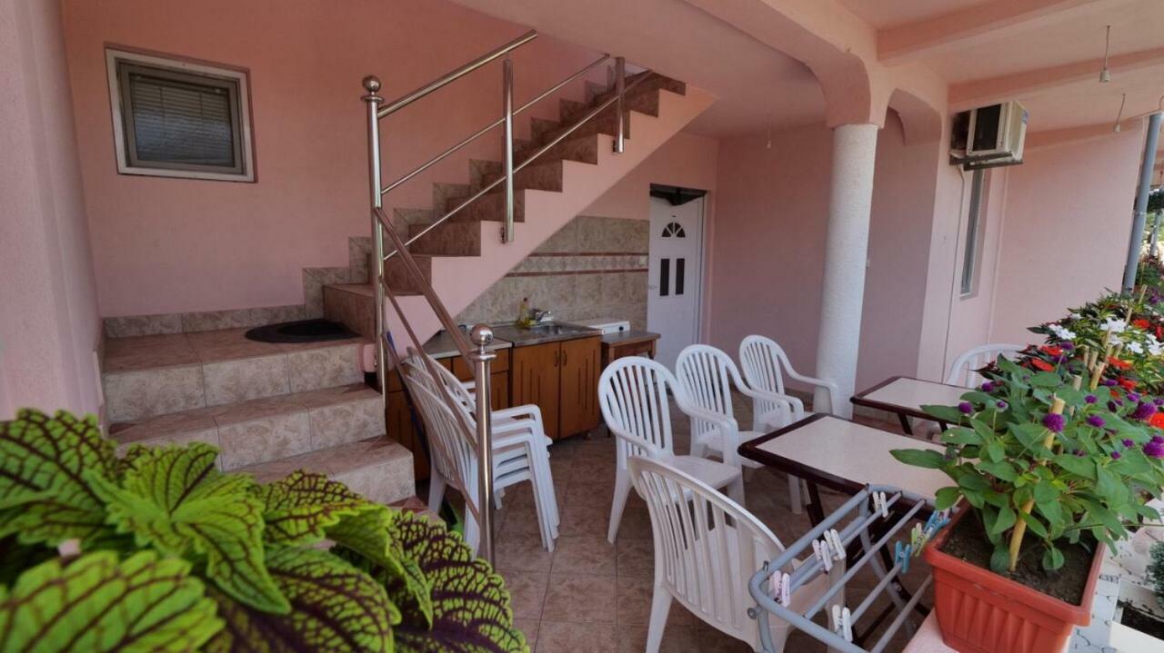 Familien Apartment Zeno Улцин Екстериор снимка