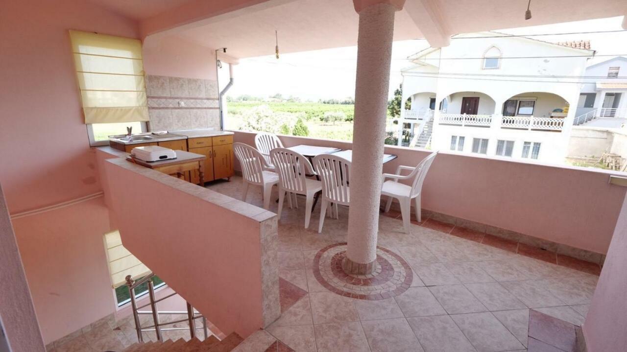 Familien Apartment Zeno Улцин Екстериор снимка