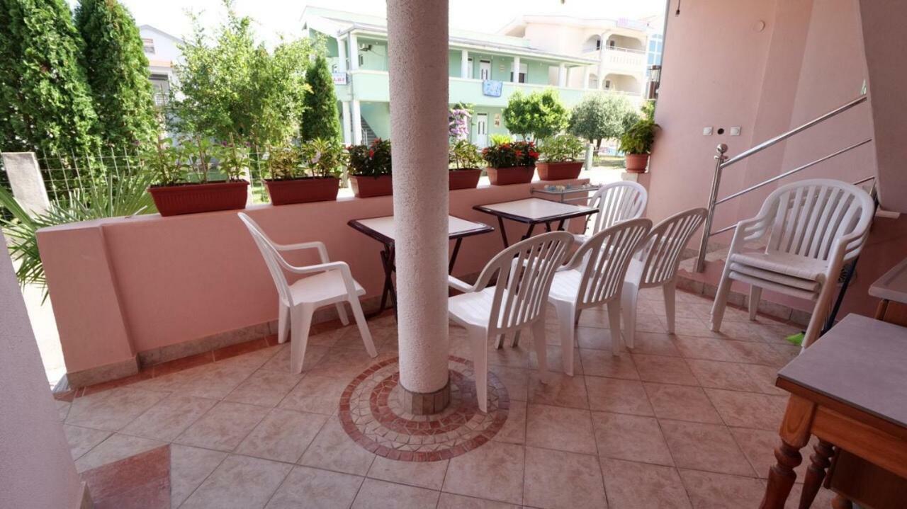 Familien Apartment Zeno Улцин Екстериор снимка